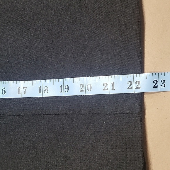 Michael Kors Size 8 Black Pencil Skirt Stretchy, Exposed Zipper Exc. Cond. - Picture 7 of 9